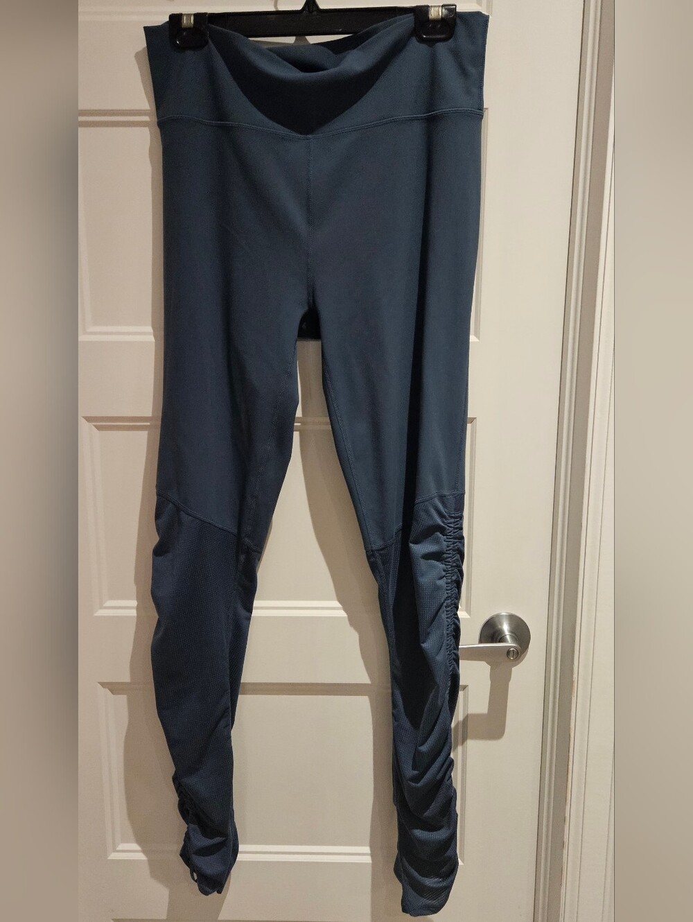 Fabletics XXL Leggings in Slate Blue-Gray